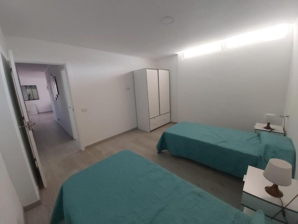 Toma el Sol todo el año 1 — 4-Star Luxury Hotel in Arona, Spain