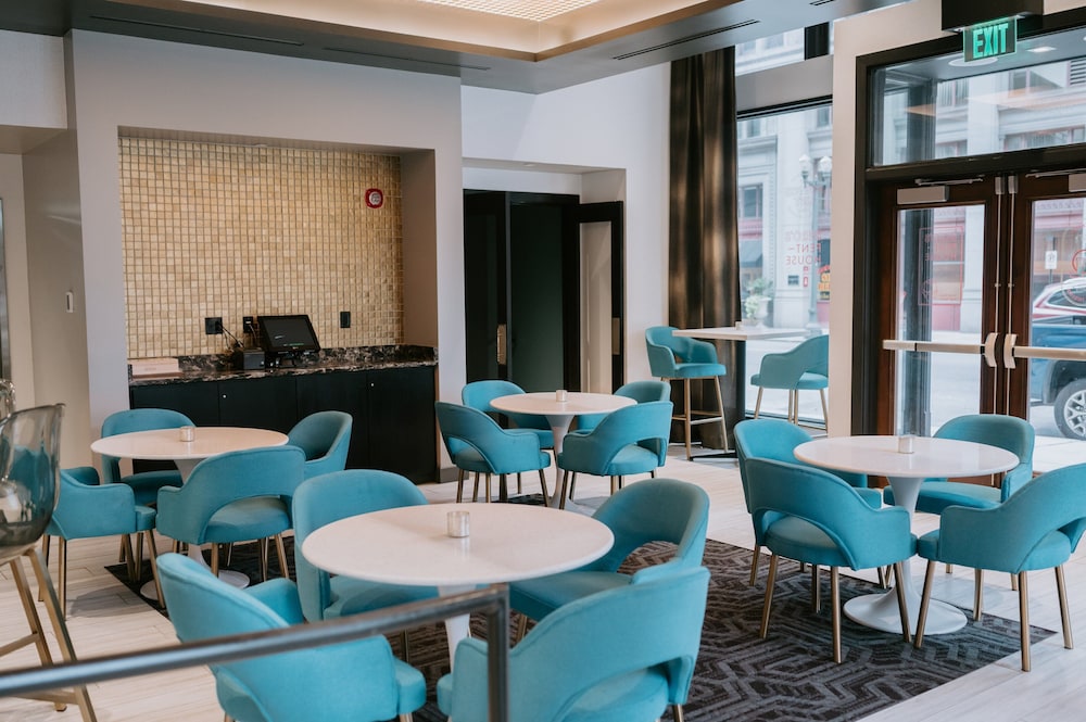 Hotel Indigo St. Louis Downtown by IHG - photo 30