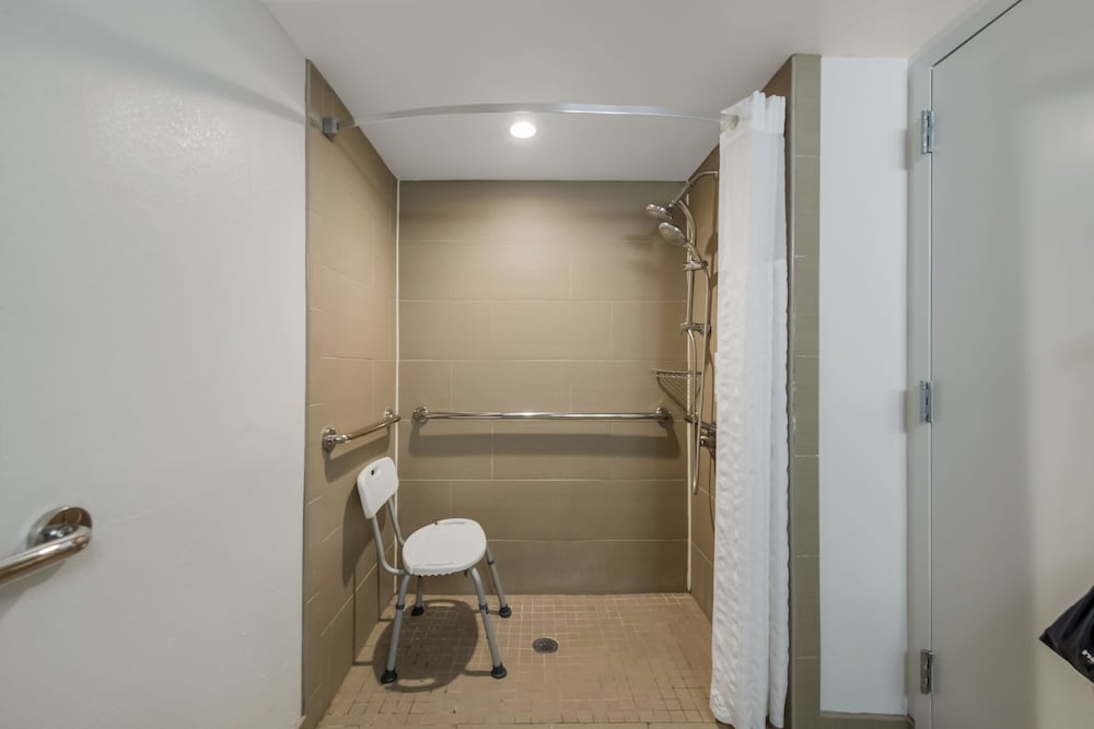 Comfort Inn Newport News Hampton I 64 - photo 20