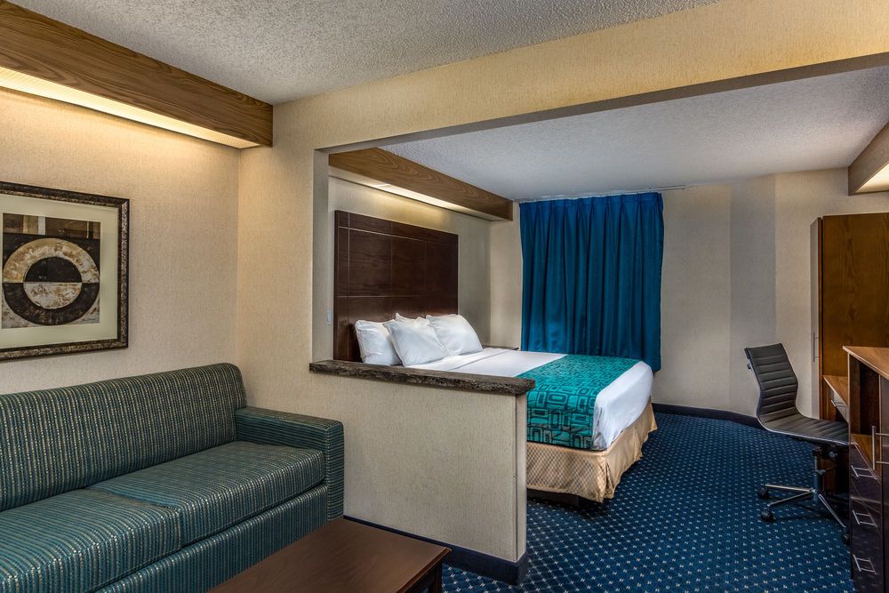 Howard Johnson Inn and Suites by Vancouver Mall - photo 11