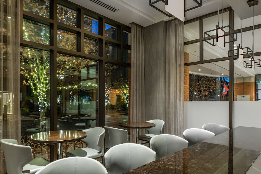 Hampton Inn & Suites Portsmouth Downtown - photo 4