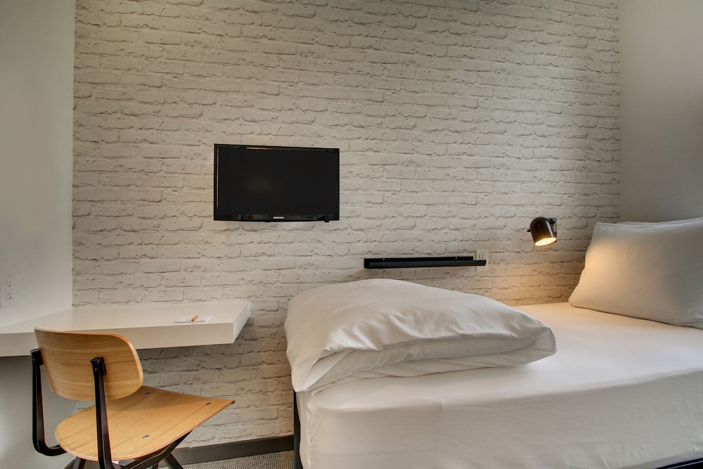 Hotel Hive - photo 18