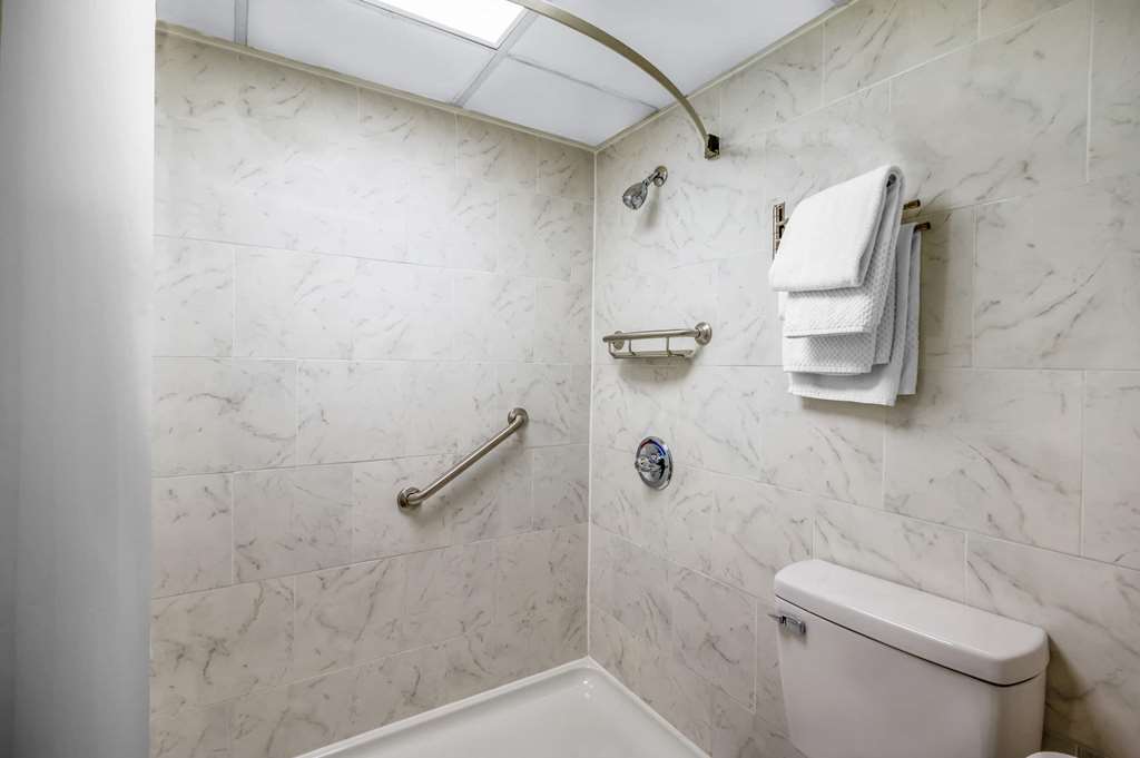 Super 8 by Wyndham Perrysburg Toledo - photo 27