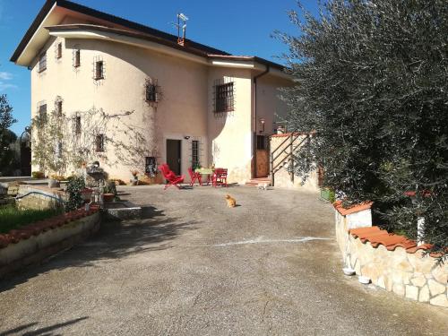 Casa fra gli ulivi di Giuseppe — 4-Star Luxury Hotel in Sonnino, Italy