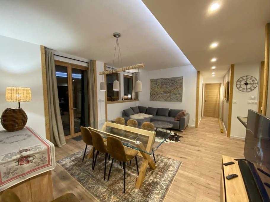 Le Cowsy — 4-Star Luxury Hotel in Abondance, France