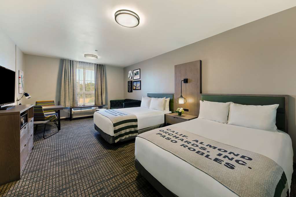 Oxford Suites Paso Robles - photo 3