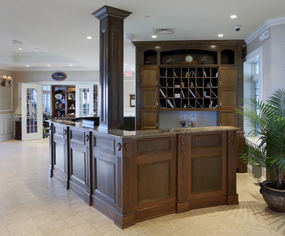 Madison Beach Hotel - photo 6