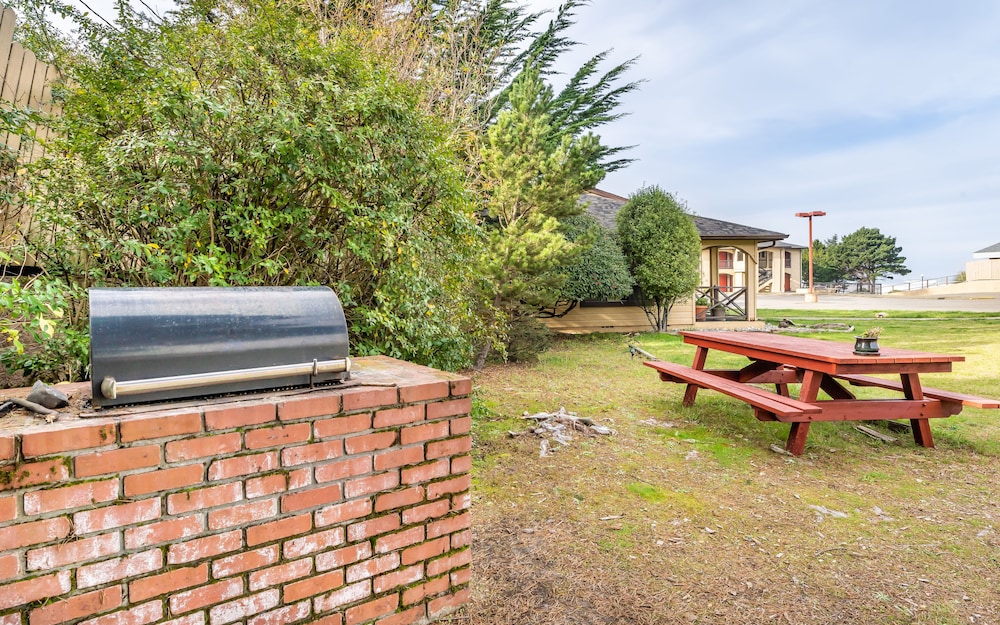 Gold Beach Inn - photo 34