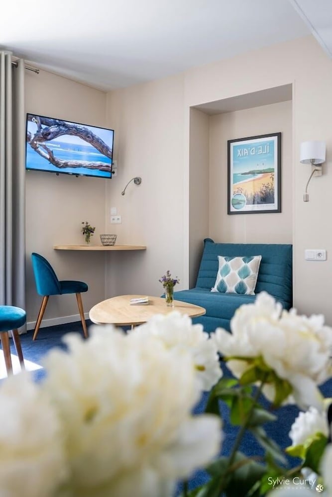 Un Hôtel sur le Port in La Rochelle, France