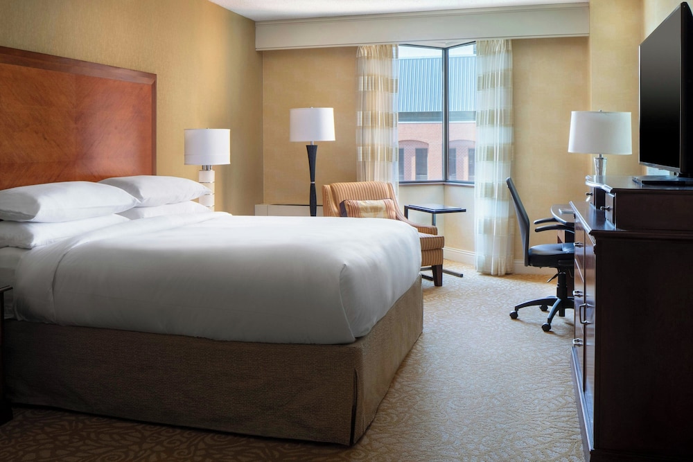 The Lincoln Marriott Cornhusker Hotel - photo 17
