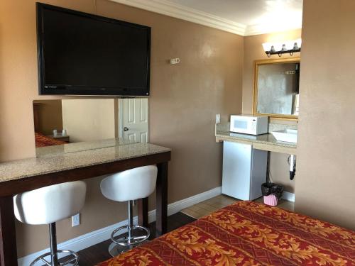 Flight Motel - photo 23
