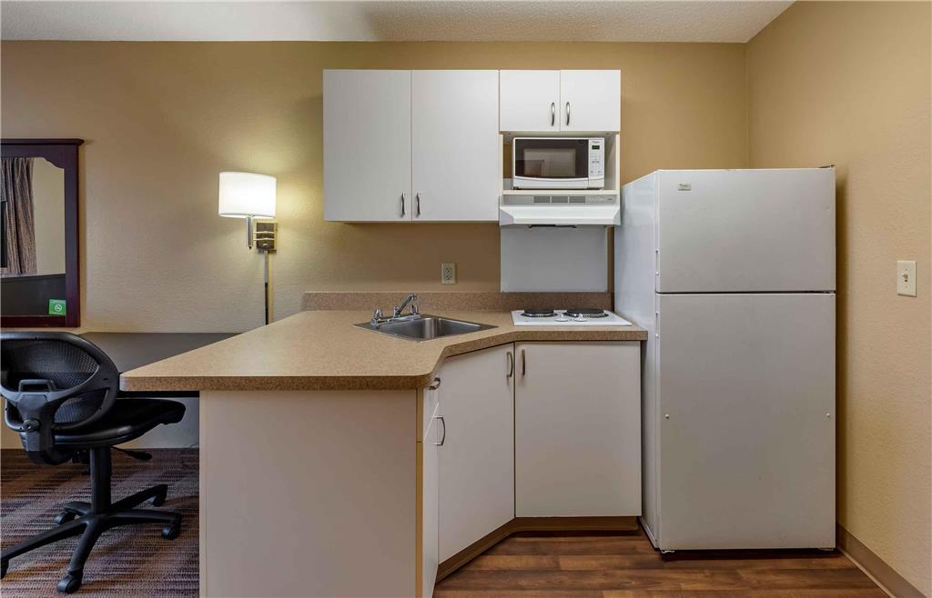 Extended Stay America Suites Rochester North - photo 20