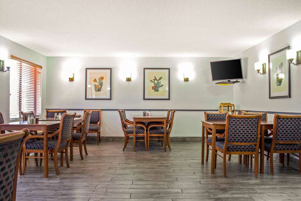 Quality Inn Benson I 10 Exit 304 - photo 29