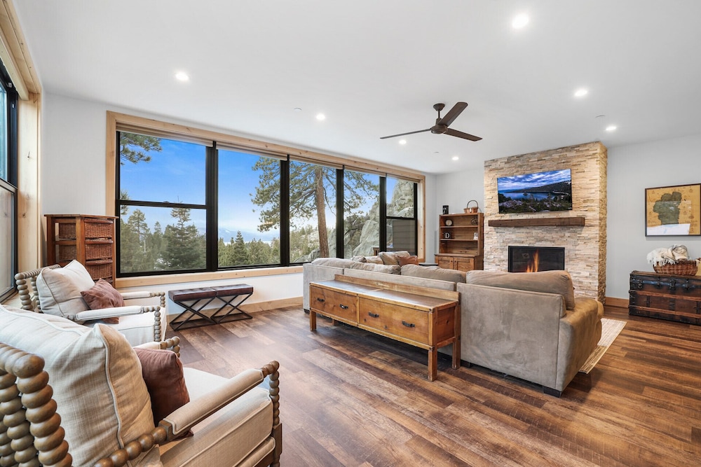 Modern Tahoe Escape — 4-Star Luxury Hotel in South Lake Tahoe, United States