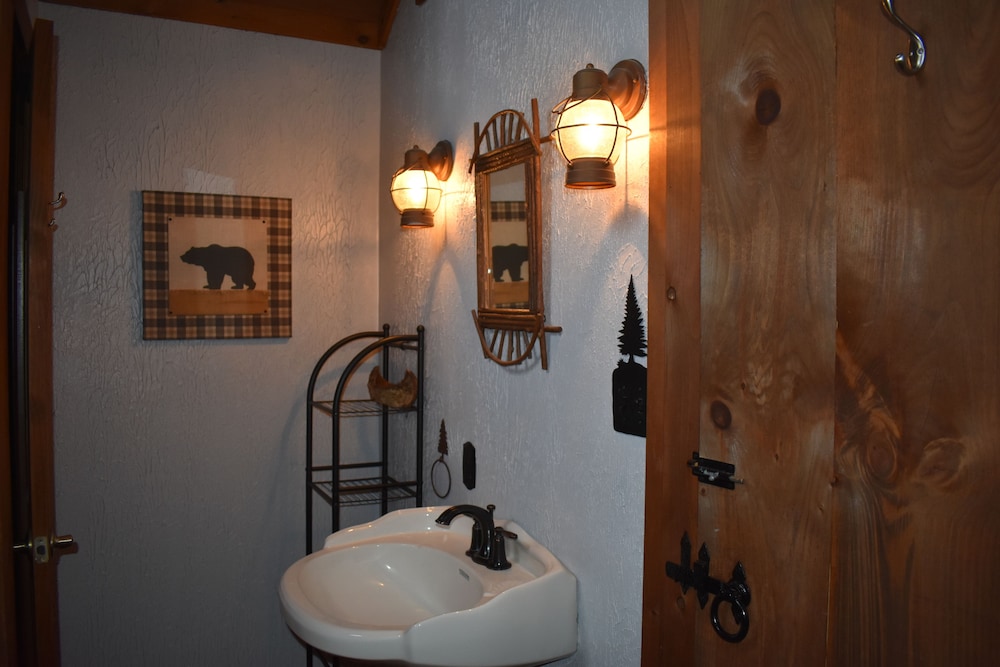 Bear Creek Lodge Cabin Resort - photo 77
