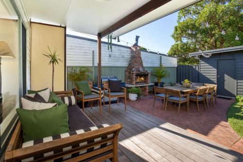 Amaroo Pet Friendly 2 Mins Walk To Beach Outdoor Fireplace — Culburra Beach