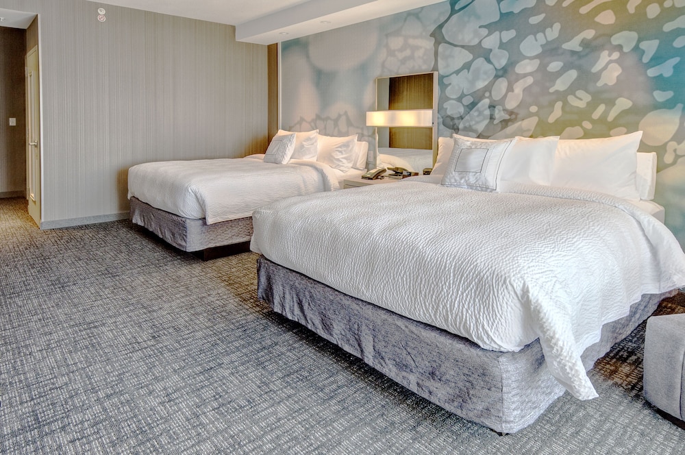 Courtyard Westbury Long Island - photo 8