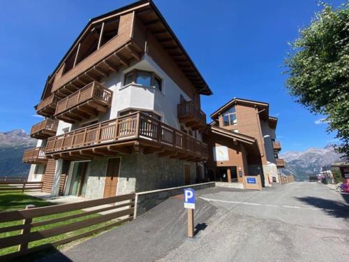 Appartamento Trilocale Luxory Sulle Piste Da Sci — 4-Star Luxury Hotel in Valdisotto, Italy