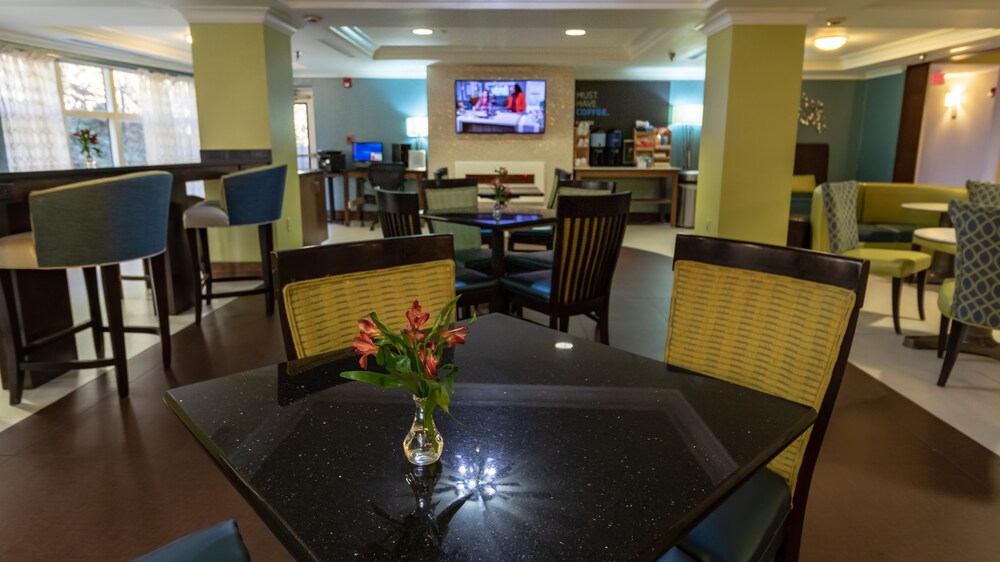 Holiday Inn Express Hotel & Suites Birmingham Irondale by IHG - photo 45