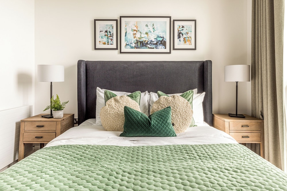 Urban Rest Canary Wharf Apartments — 4-Star Luxury Hotel in London, United Kingdom