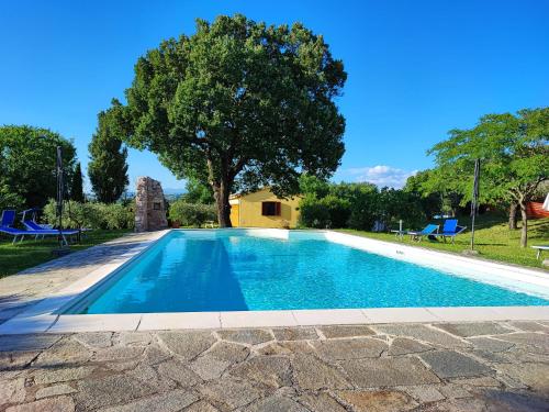 Casa Vacanze Dimora Quercia Villino Quercia — 4-Star Luxury Hotel in Montefalco, Italy