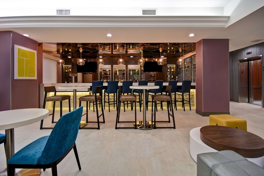 Hampton Inn Ny Jfk - photo 2