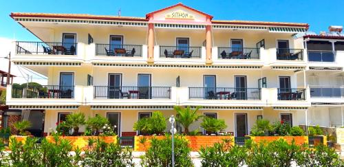 Apartmenthotel Sithon in Sarti, Greece
