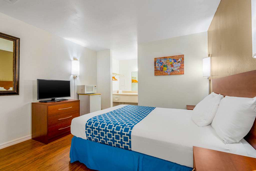 Econo Lodge Crystal River - photo 19