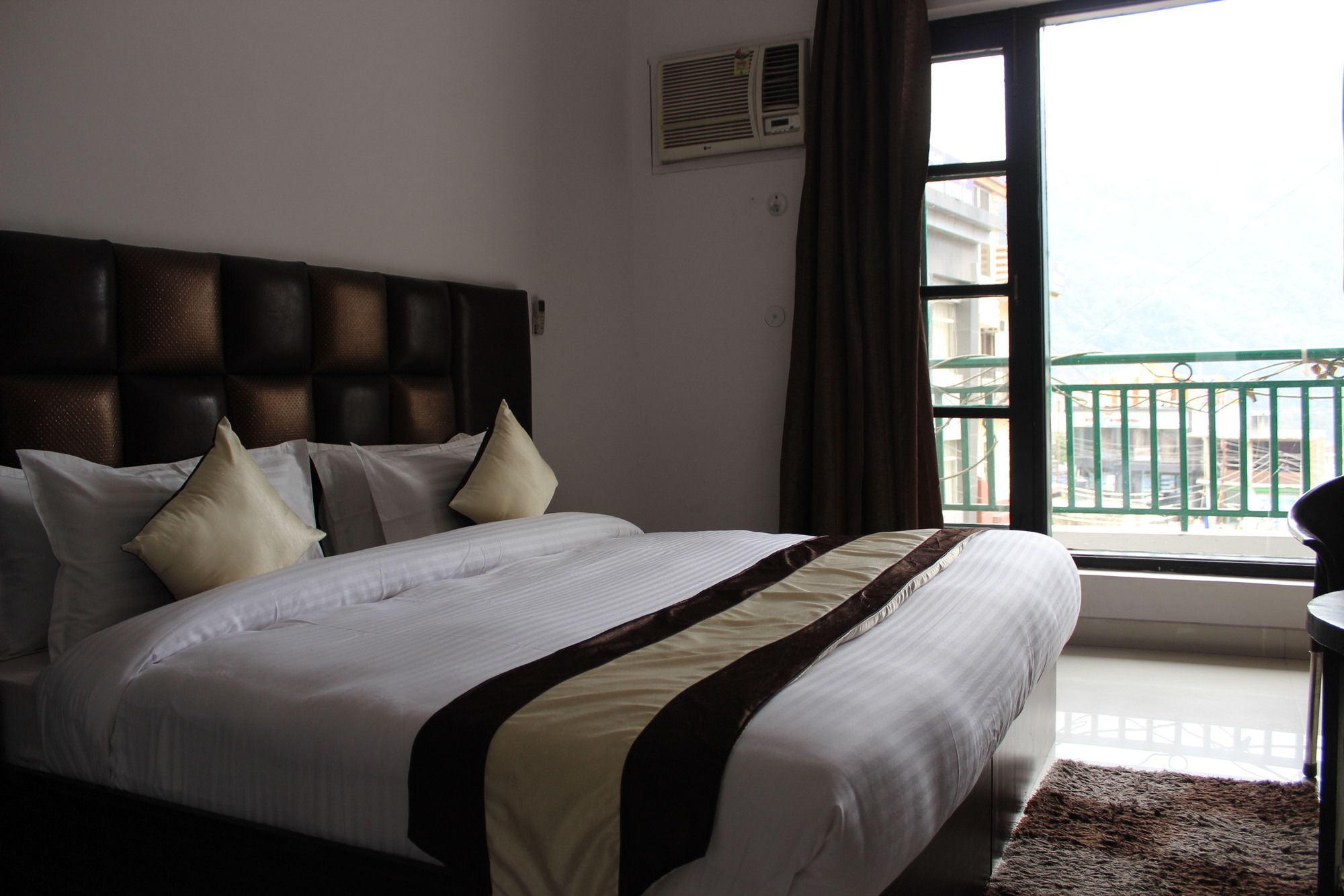 RIshikesh Inn by One Hotels - last minute hotel in Rishikesh
