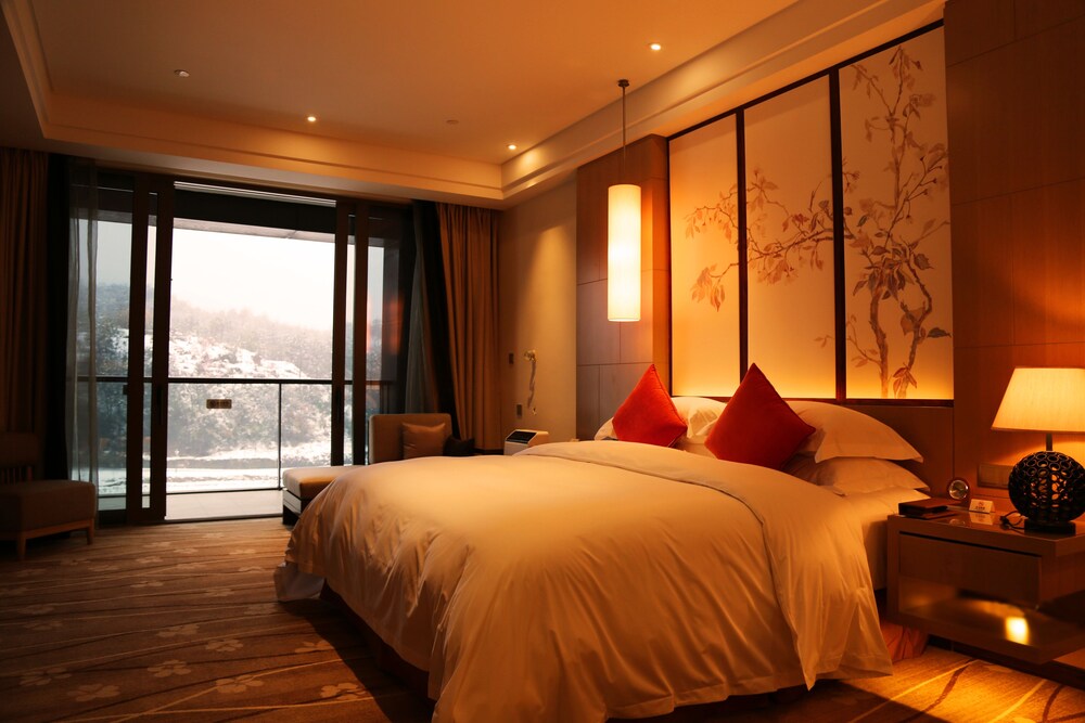 Narada Phoenix Valley Resort — 4-Star Luxury Hotel in Jinhua, People's Republic of China