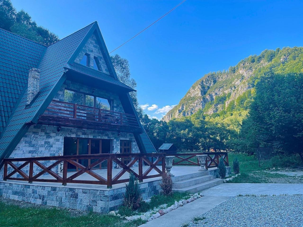 Cabana Taia in Petrila, Romania