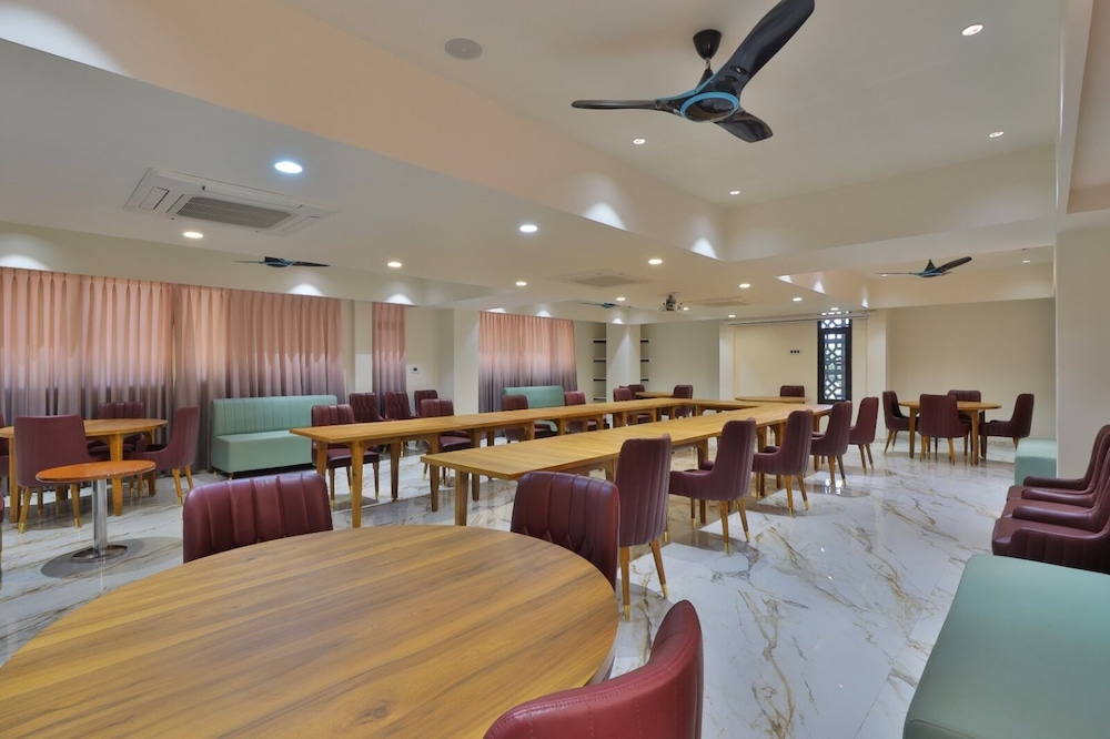 Hotel Empyrean in Gandhinagar, India