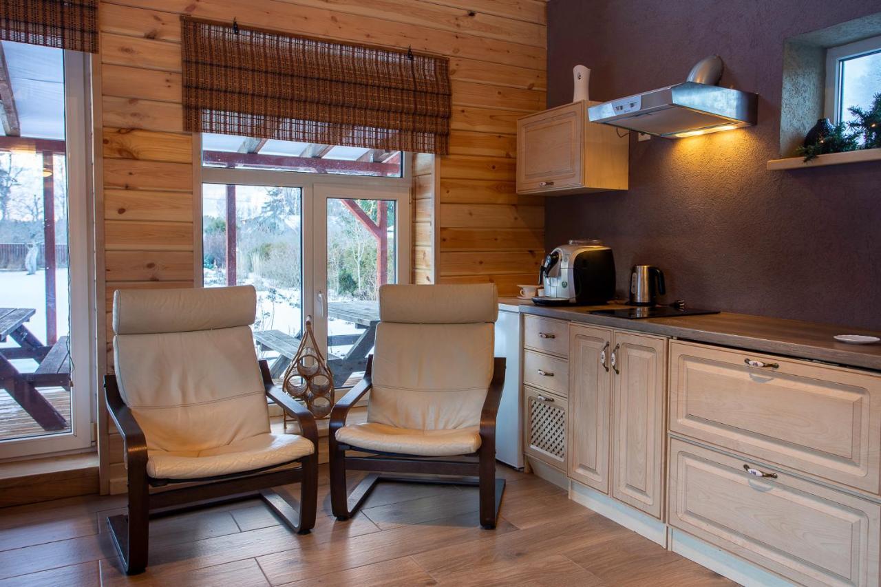 Brivdienu Maja Mierpilnai Gimenes Atputai Siltumnica in Unknown City, Latvia