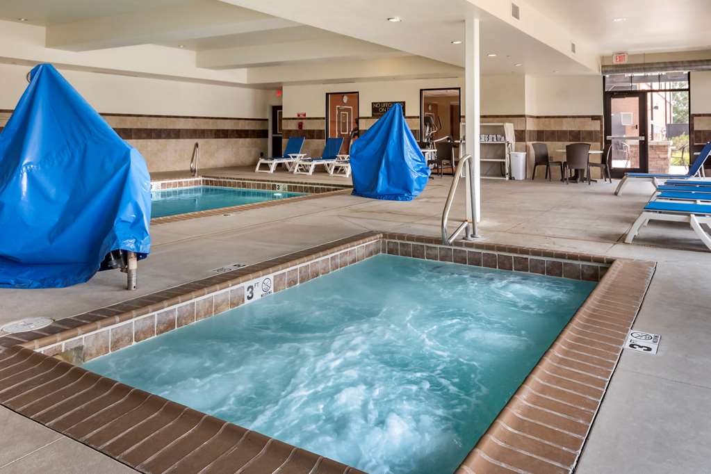 Comfort Suites Airport University - photo 23