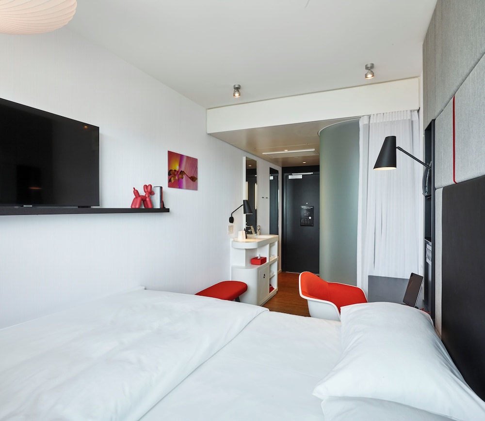 citizenM Seattle Pioneer Square - photo 17