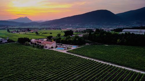 Agriturismo Corte Patrizia — 4-Star Luxury Hotel in Caprino Veronese, Italy