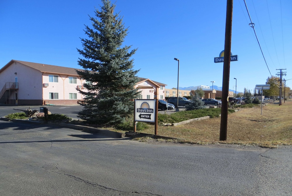 Days Inn by Wyndham Alamosa - photo 56