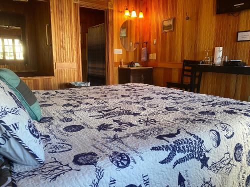 Whistling Winds Motel - photo 29