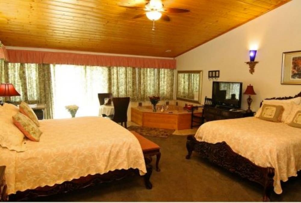Echo Canyon Spa Resort - photo 10