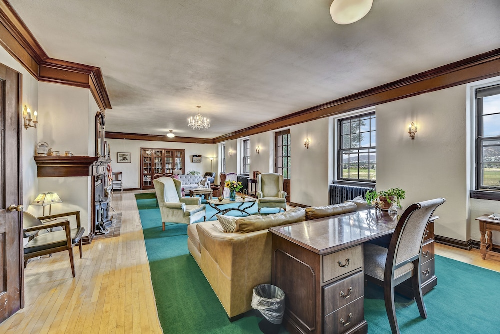 Oddfellow Inn & Farm - photo 3