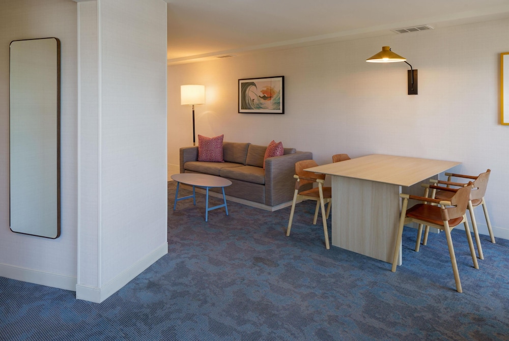 Hilton Garden Inn Dana Point Doheny Beach - photo 33
