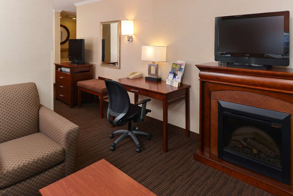 Best Western Plus Landmark Inn - photo 31