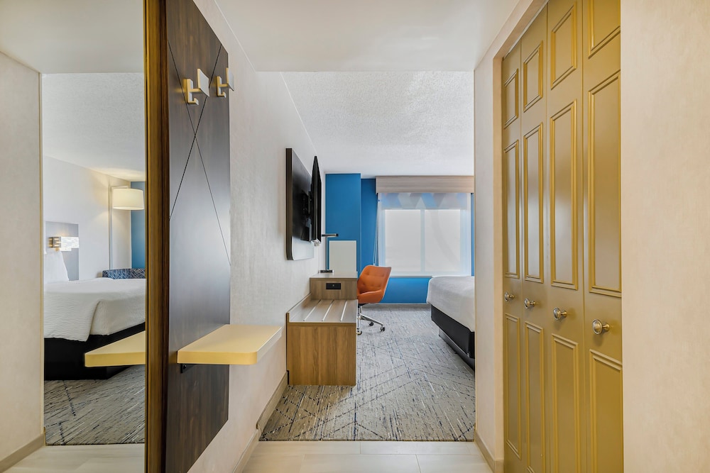 Holiday Inn Express Hotel & Suites Buffalo Airport by IHG - photo 17