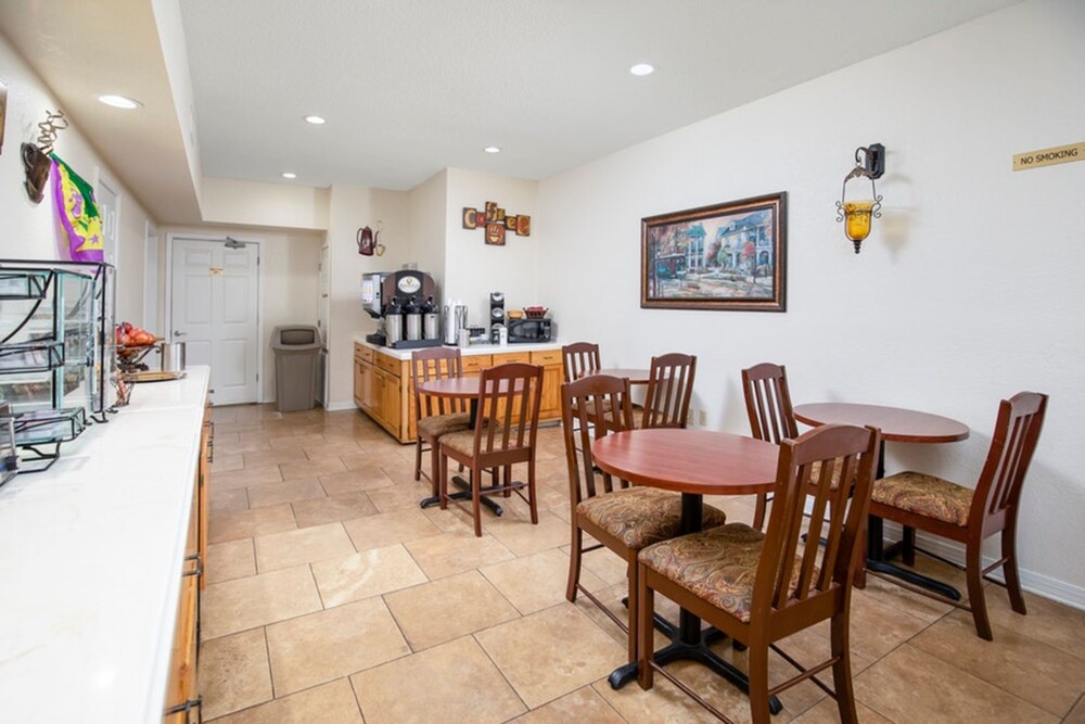 Regency Inn & Suites Biloxi - photo 19