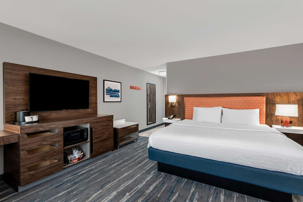 Hampton Inn & Suites Richmond IN - photo 13