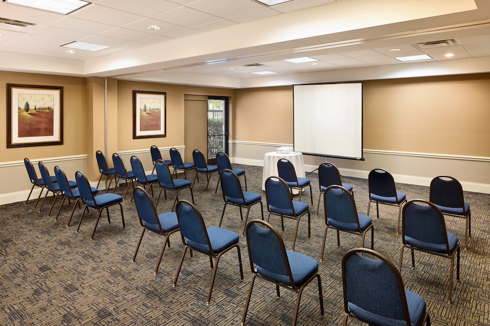 Holiday Inn Express & Suites Alpharetta Windward Parkway by IHG - photo 45