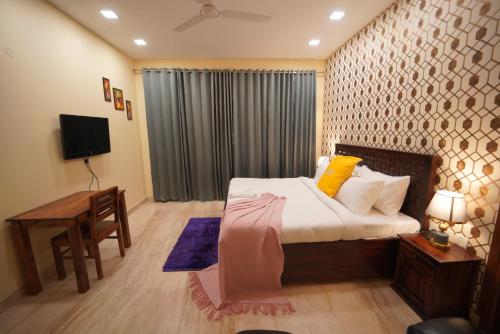 Luxury 3BHK Service Apartment Golf Course Road Gurgaon