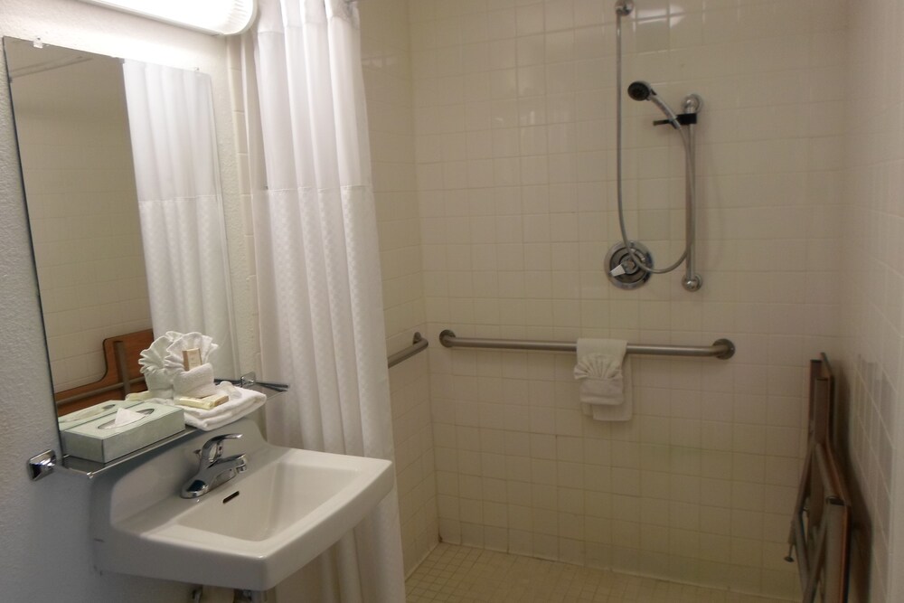 Motel 6 Las Vegas NV Strip - photo 34