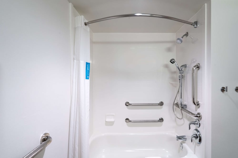 Hampton Inn Lafayette - photo 33