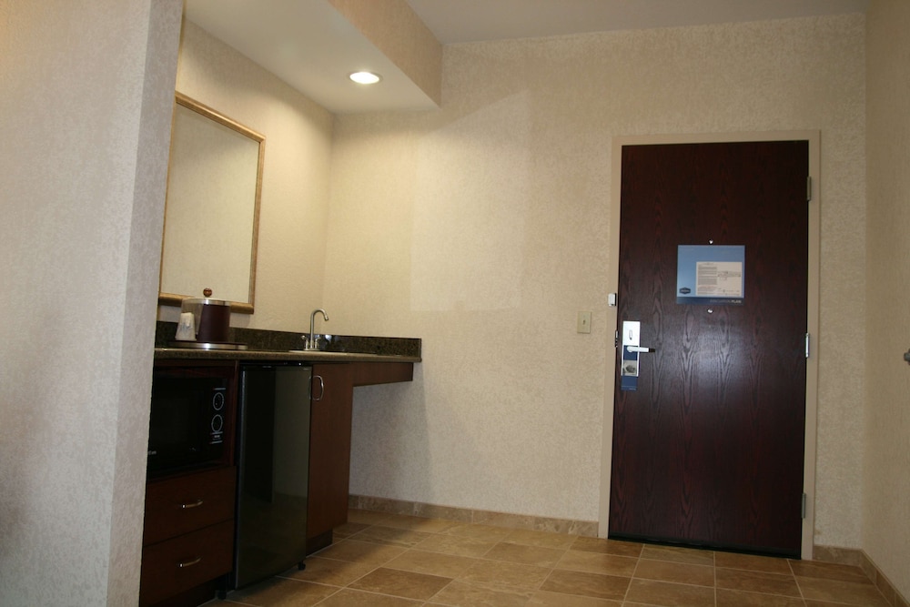 Hampton Inn & Suites Cleveland Mentor - photo 19